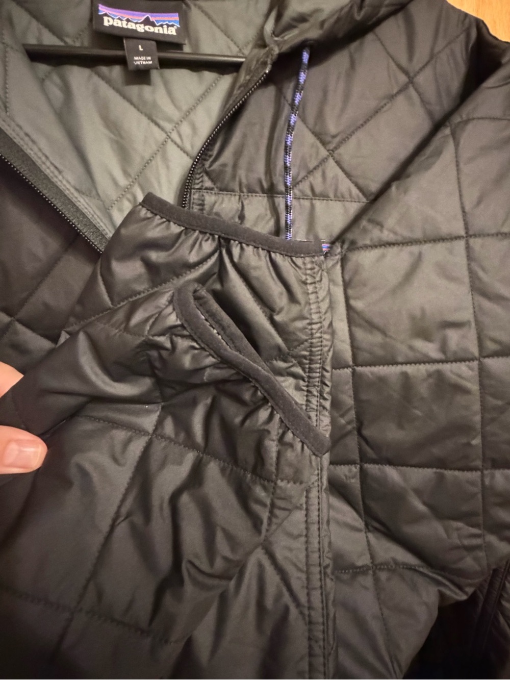 Patagonia Men’s Quilted Hooded Bomber Jacket - Black - Picture 4 of 5